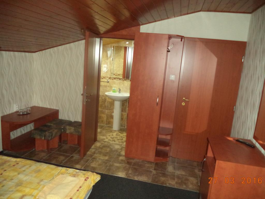 Pension Hostad Gabcikovo エクステリア 写真